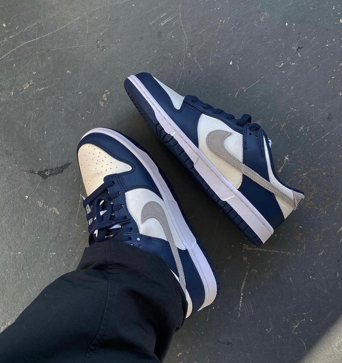 NIKE