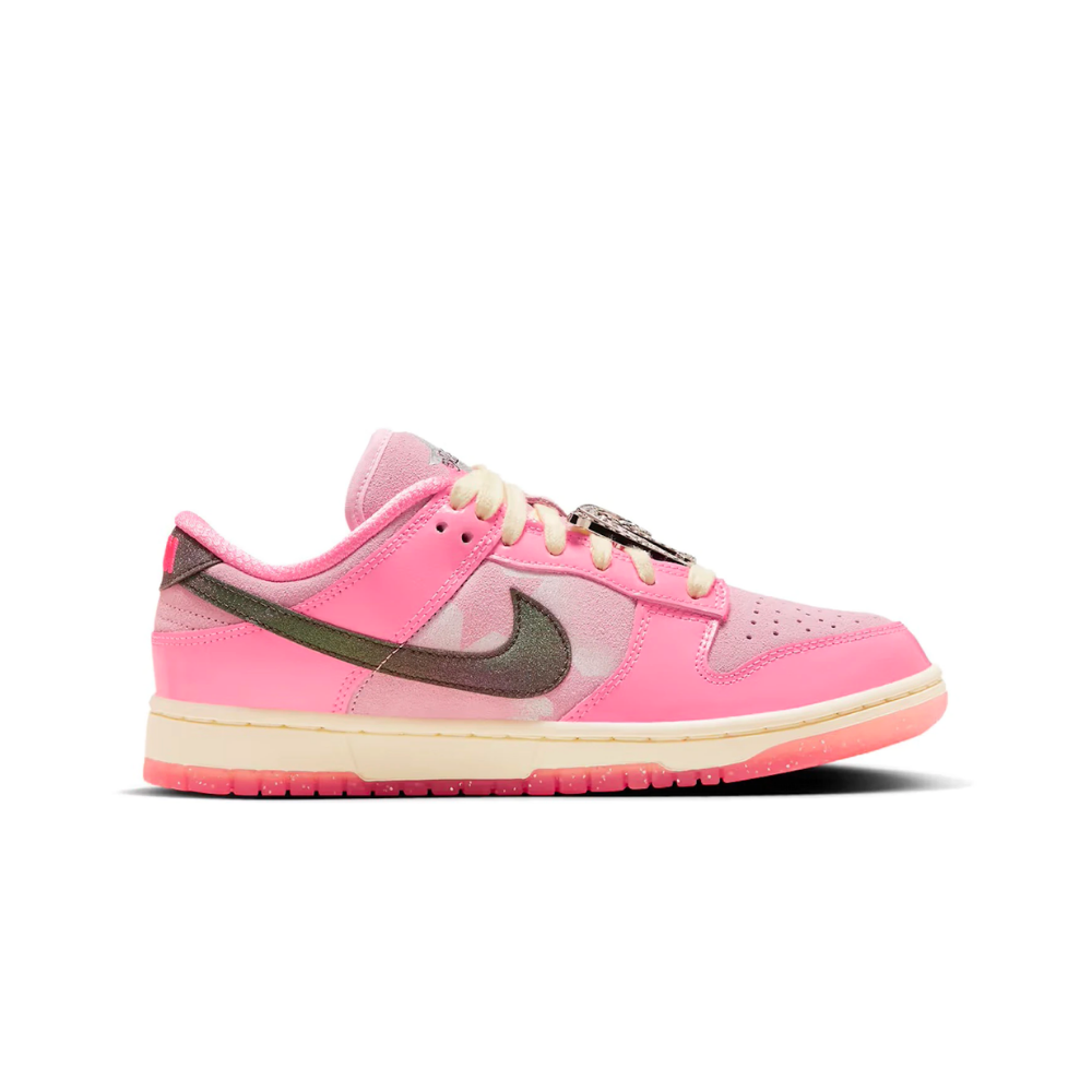 Nike Dunk Low LX Barbie