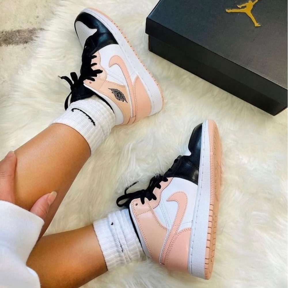 Jordan 1 Mid Arctic Orange